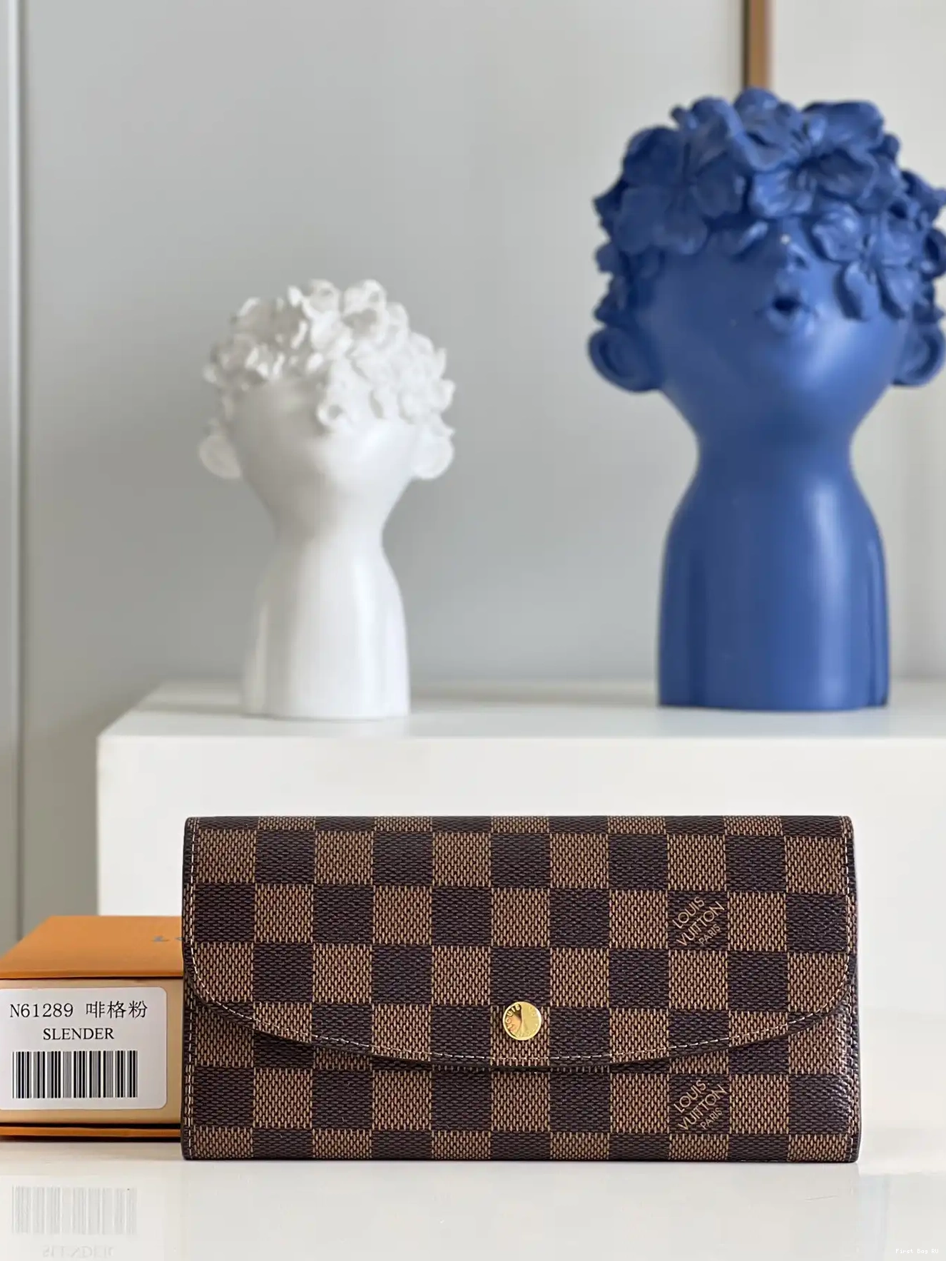 VUITTON wallet EMILIE LOUIS 0526